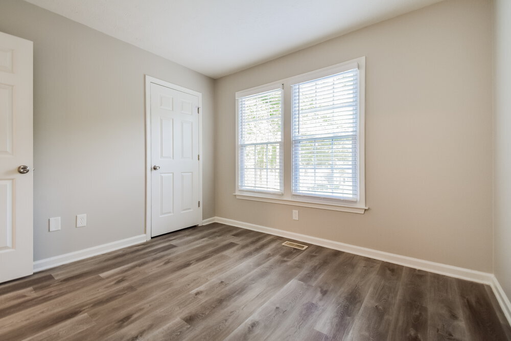 Building Photo - 547 Riverbirch Trce