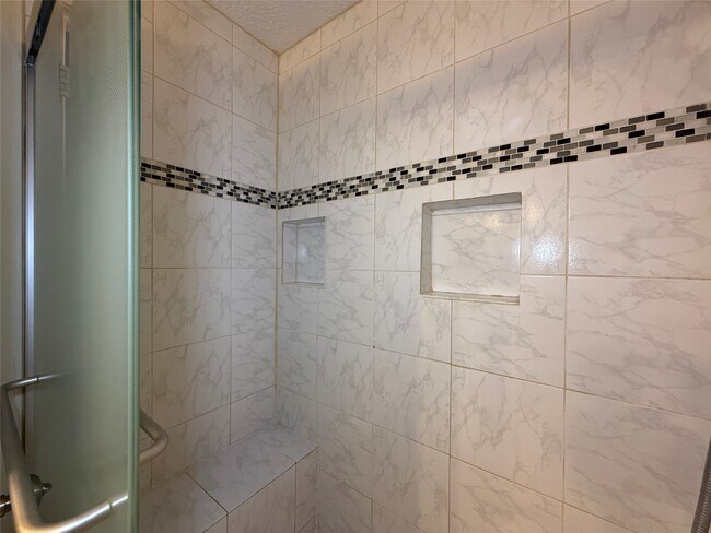 Building Photo - 2125 Augusta Dr