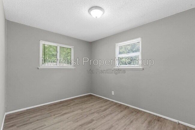 Building Photo - 1446 Vero Dr