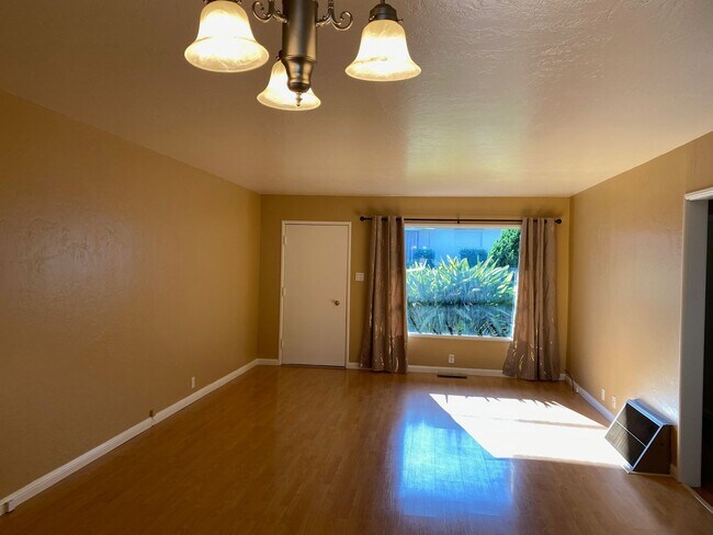 Building Photo - 7137 Portrero Avenue