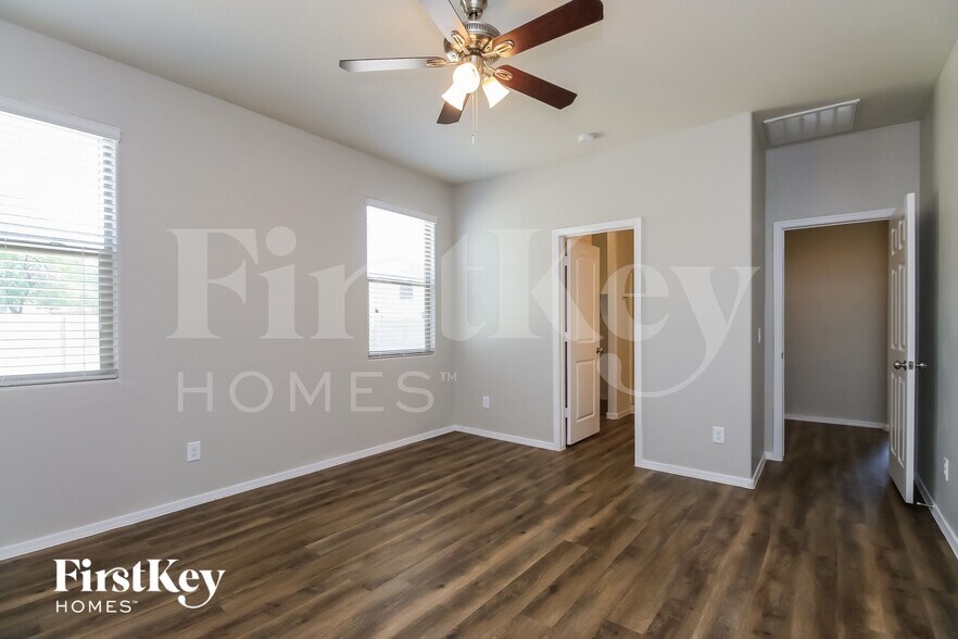 Building Photo - 11360 E Marigold Ln