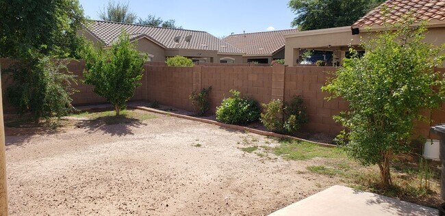 Building Photo - Stunning Estates at the Spectrum!