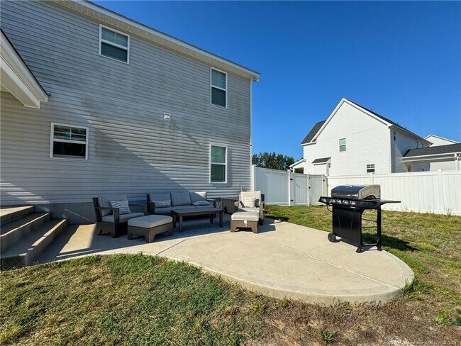 Building Photo - 128 Nairn St