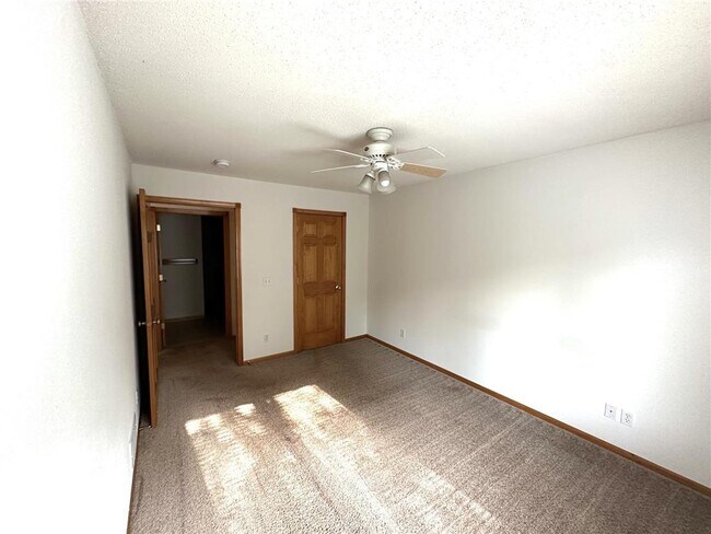 Building Photo - 1271 Pinewood Trail