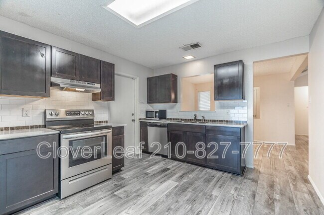 Building Photo - 7627 Pipers Swan St