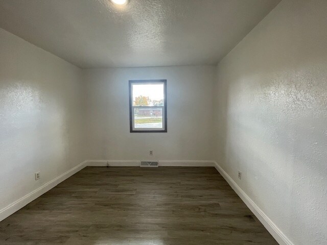 Building Photo - 601 Rizek Dr