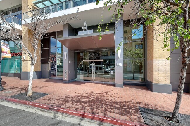 Building Photo - San Diego VIEW UNIT! Downtown  Gaslamp Quarter Three Weeks FREE Furnished  Studio -Available NOW!