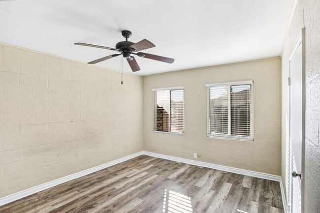 Building Photo - Nicely Updated 2 Bed, 1 Bath Single Story Home In Established Neighborhood