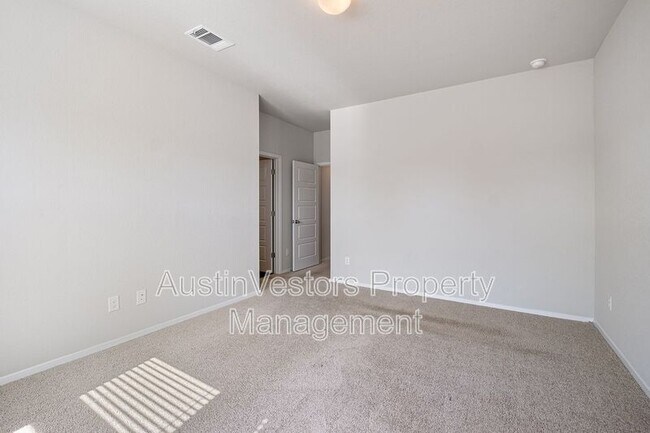 Building Photo - 244 Shugart St