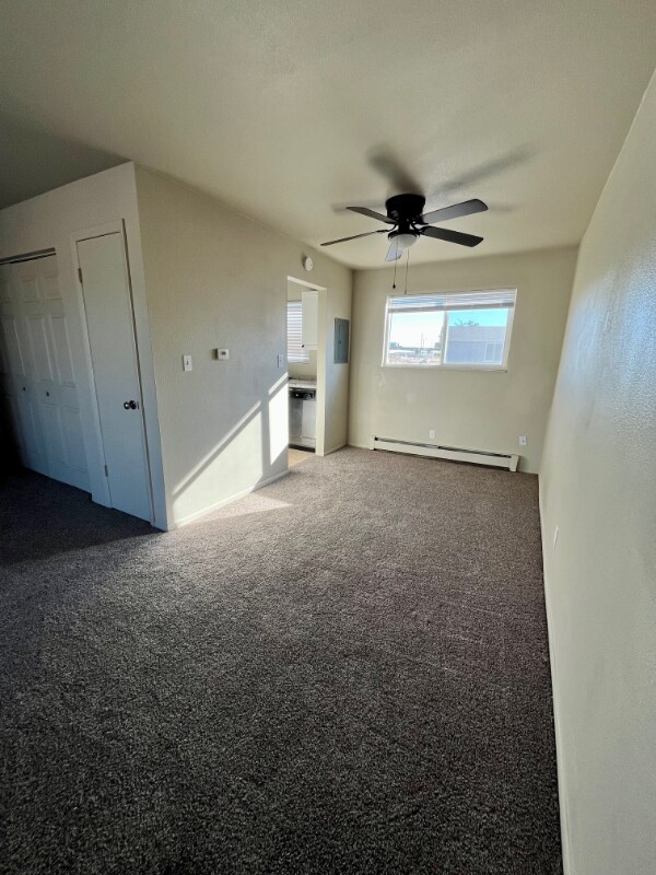 Building Photo - 4370 Loomis Ave