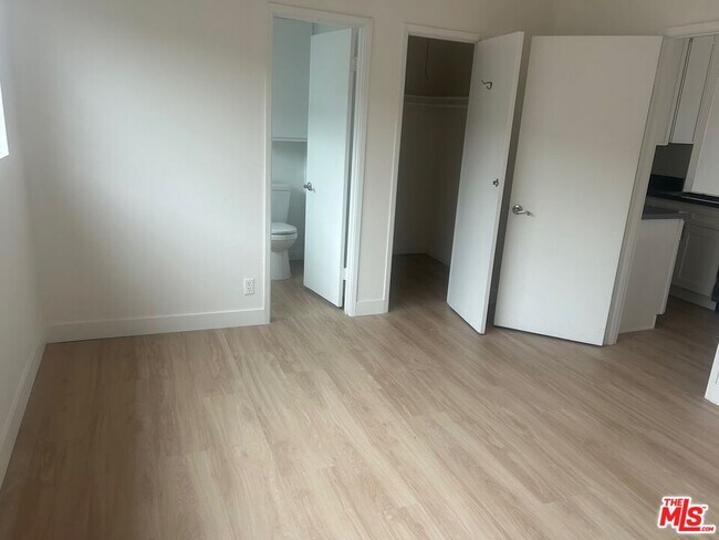 Building Photo - 3603 Mentone Ave