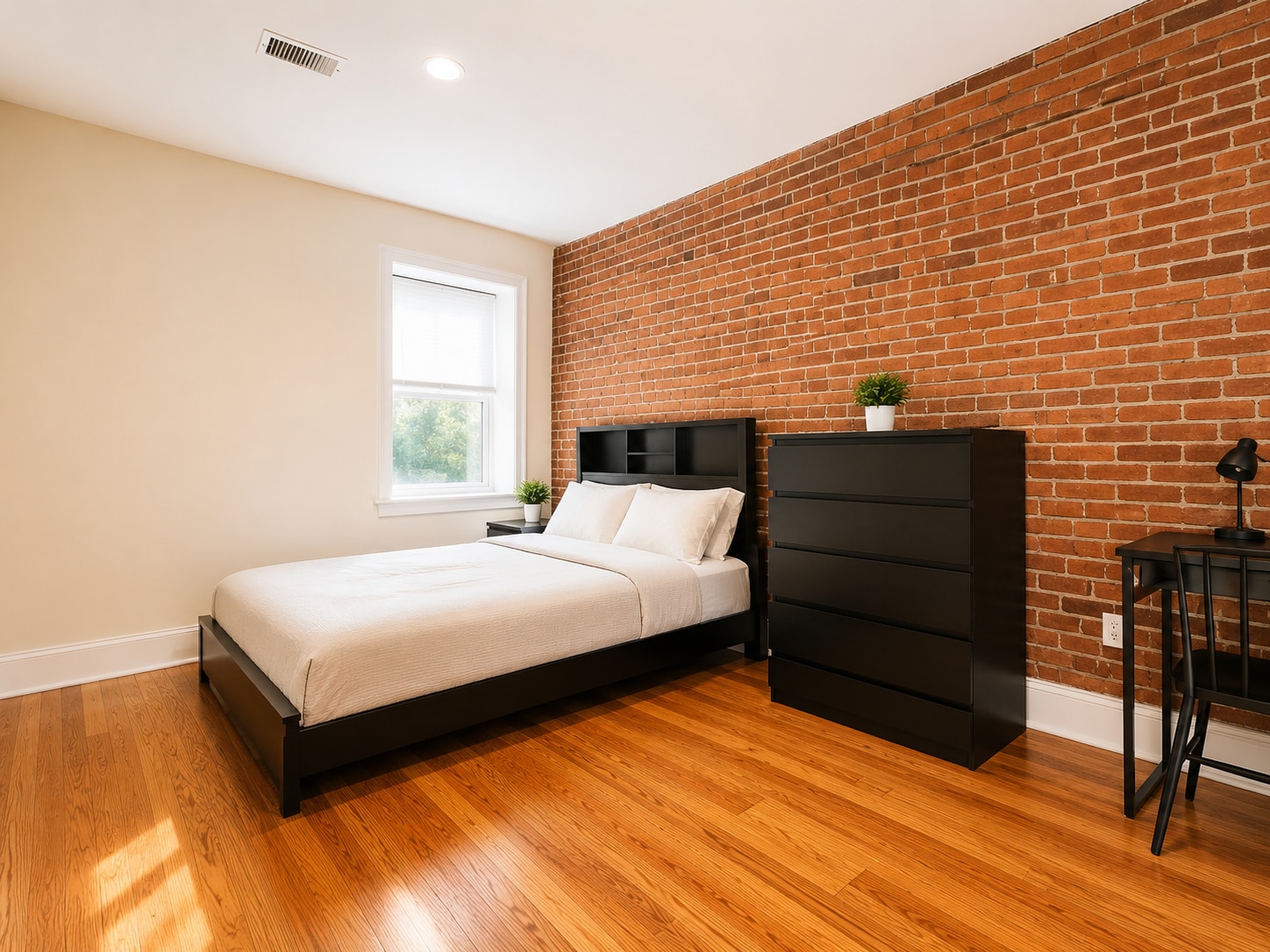 Building Photo - 1203 Beacon St