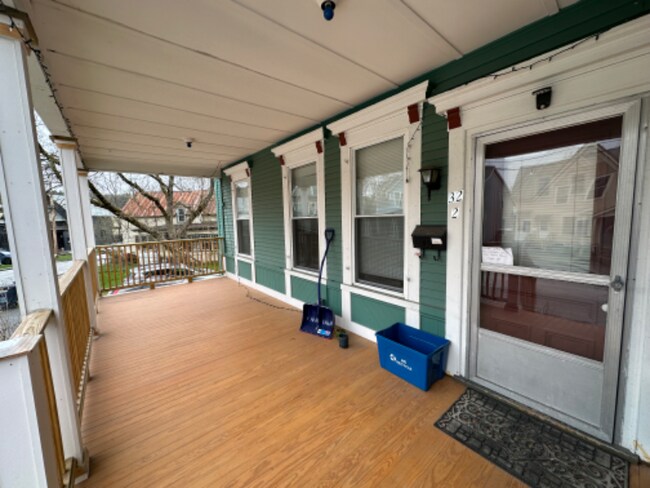 Building Photo - 32 Loomis St