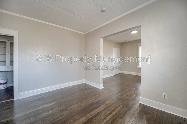 Building Photo - 2416 E 22nd St