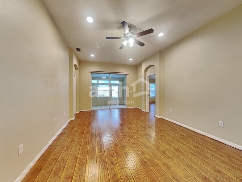 Building Photo - 15511 Montilla Loop