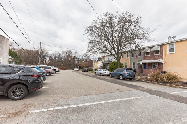 Building Photo - 3 W 1st Ave