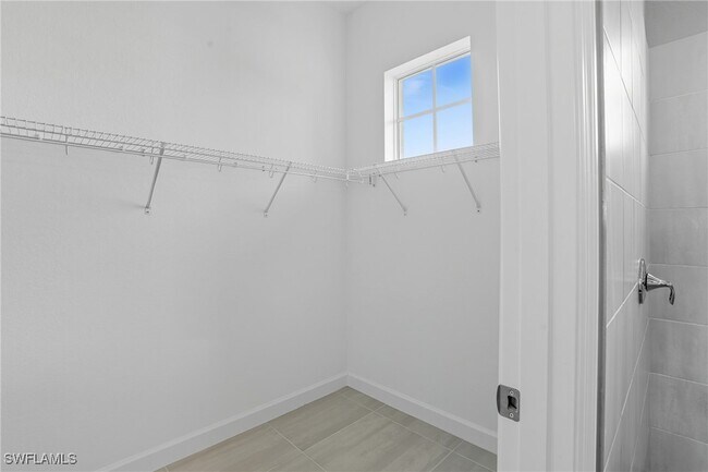 Building Photo - 15063 Longs Ln