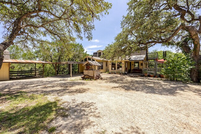 Building Photo - 297 Little River Ln