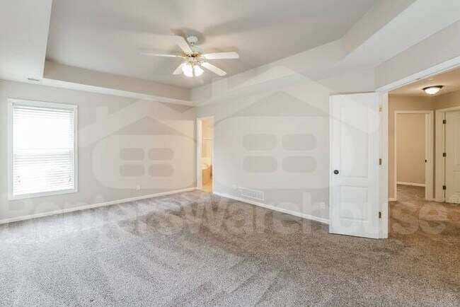 Building Photo - 4 Bed 2.5 Bath Northland Beauty For Rent!