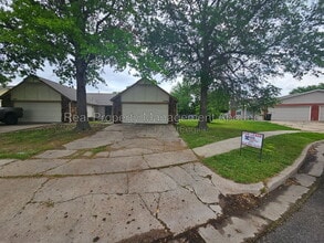 Building Photo - 8009 N 117th E Ave