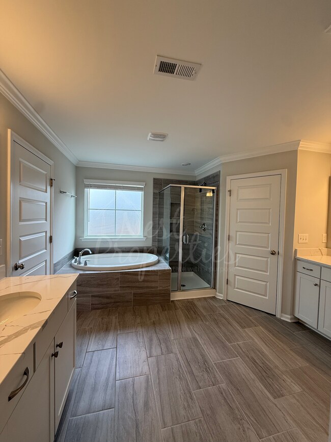 Building Photo - 143 Brockway Dr