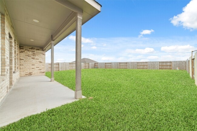 Building Photo - 830 Heaven Dr