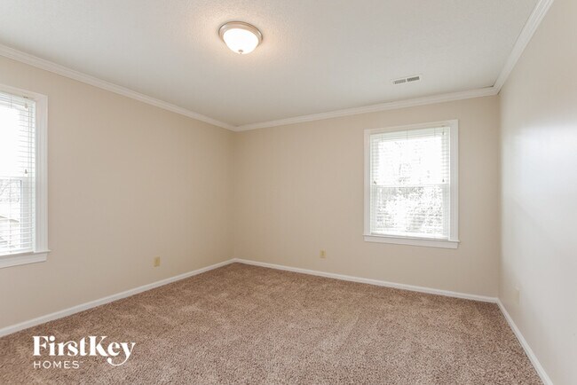 Building Photo - 2310 Fernridge Ln