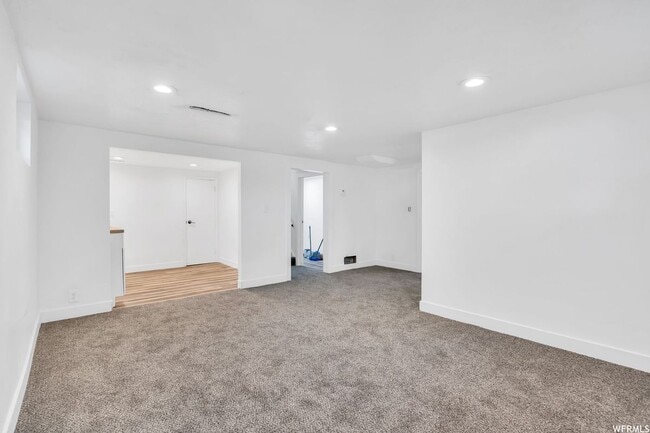 Building Photo - 5224 S 2000 W