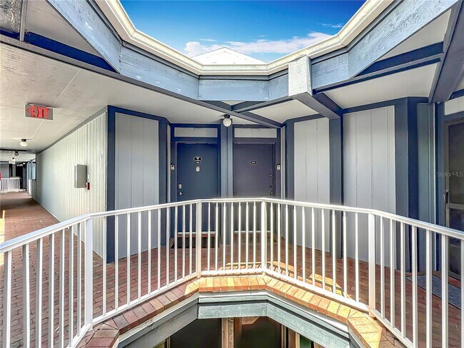Building Photo - 3944 Atrium Dr