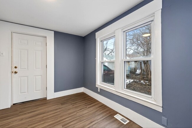 Building Photo - Newly renovated property