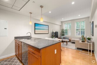 Building Photo - 2 br, 1 bath Condo - 20 Garden St Apt 1