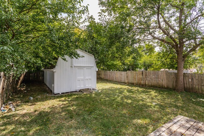 Building Photo - AVOID SCAMMERS!! WE DO NOT POST ON CRAIGSLIST!! Charming 2 Bedroom, 1 Bath brick home a block fro...