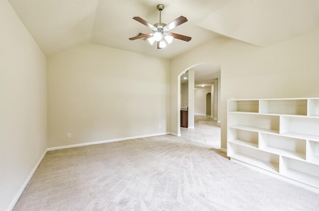 Building Photo - 15914 Cedar Shores Ln