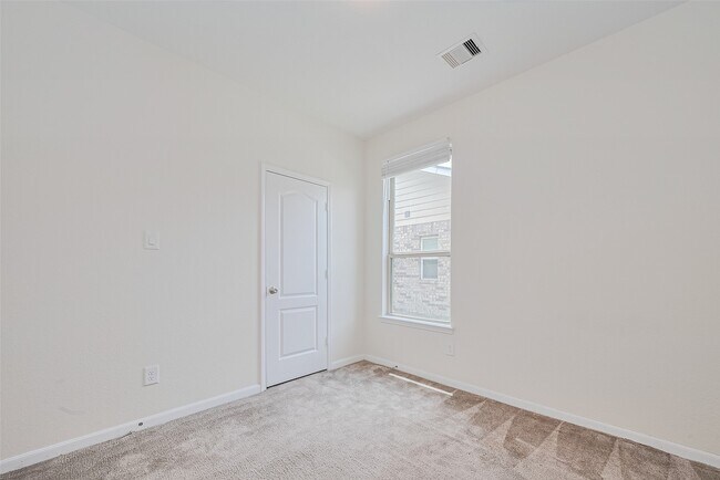 Building Photo - 25327 Cheshire Knoll St