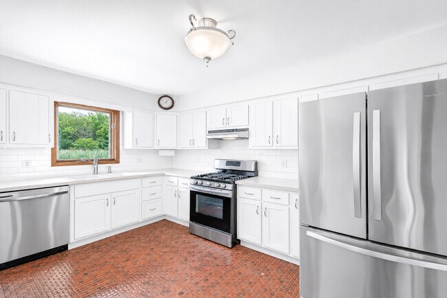 Building Photo - 11251 158th St