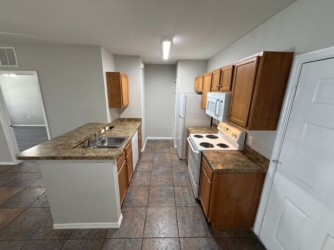 Building Photo - Registry @ Michigan Park 5550-3131 - Registry @ Michigan Park 5550-3131