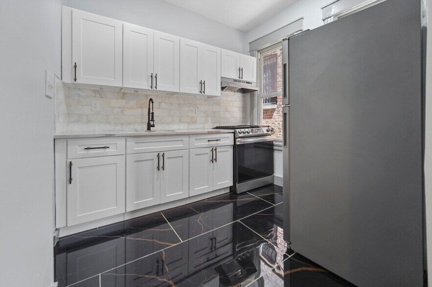 Building Photo - 156 Wegman Pky