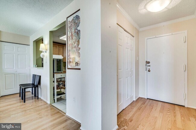 Building Photo - 1325 18th St NW