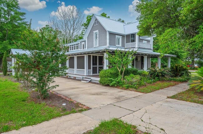 Building Photo - 54 Plateau Ave