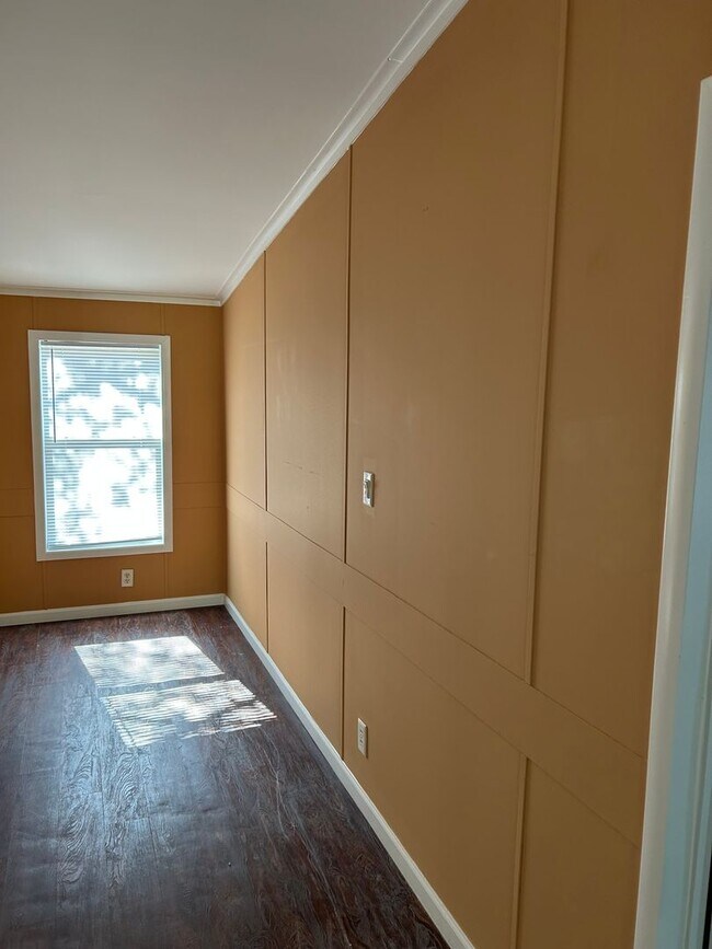 Building Photo - Spacious 4-Bedroom/2-Bath Mobile Home-Great Location!  Minutes to Eglin Air Force Base