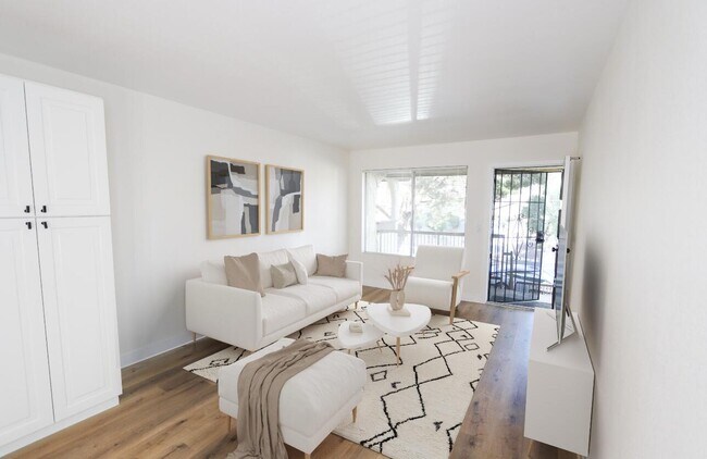 Primary Photo - 9647 Spyglass Ave