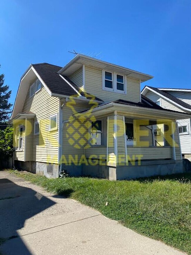 3 bedrooms 1.5 bathroom 140 Ashwood Ave Dayton OH 45405 Apartment