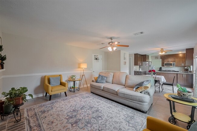 Building Photo - 3426 Hidden Creek Dr