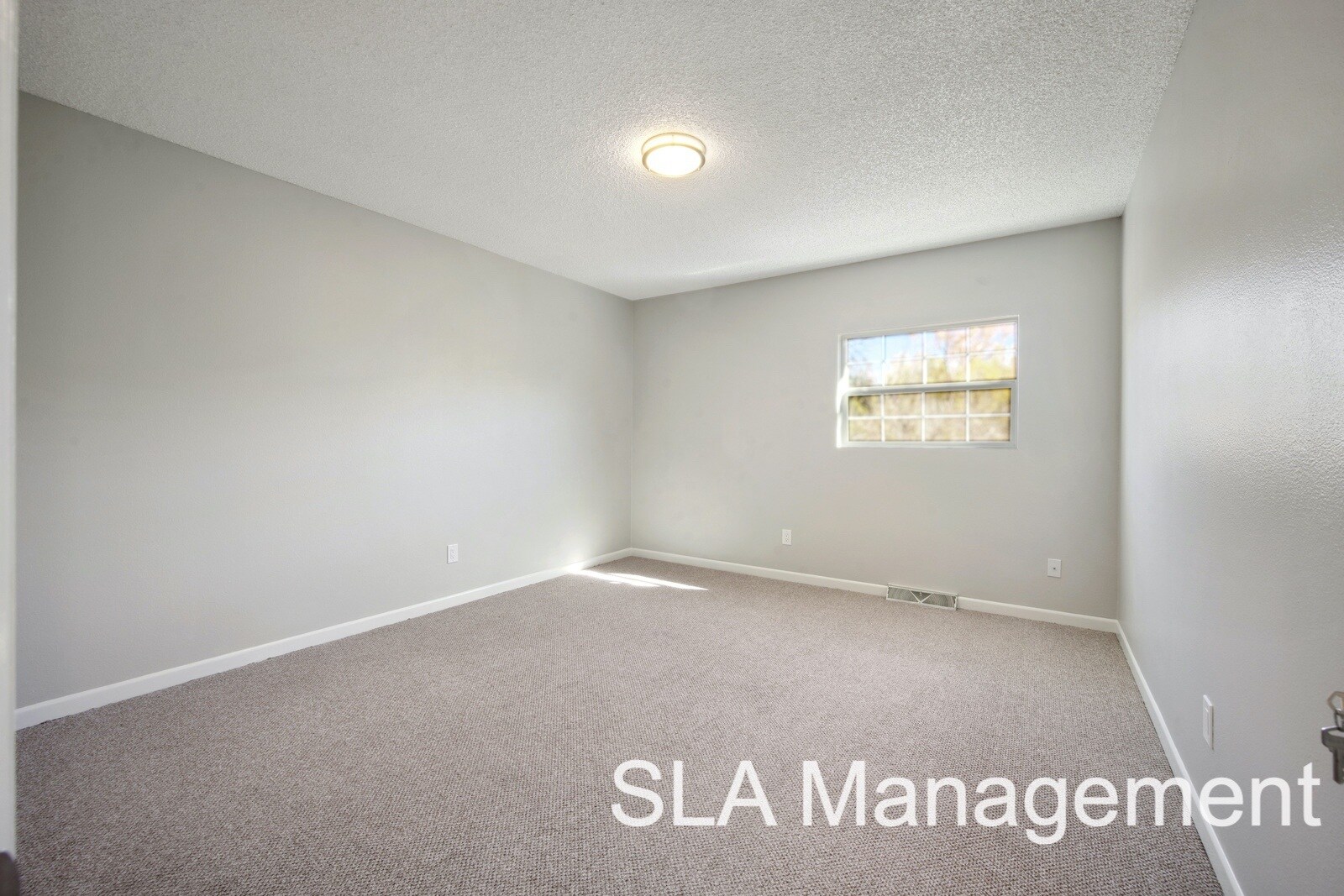 2nd Fl Bed - 1320 Vivian St