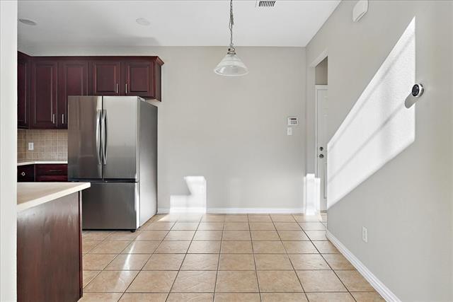 Building Photo - 2220 Sandshell St