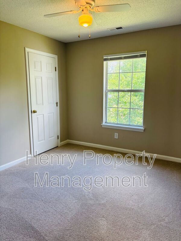 Building Photo - 114 Riva Trace Dr