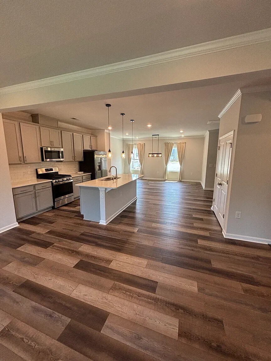 Building Photo - 1002 Kaya Ct