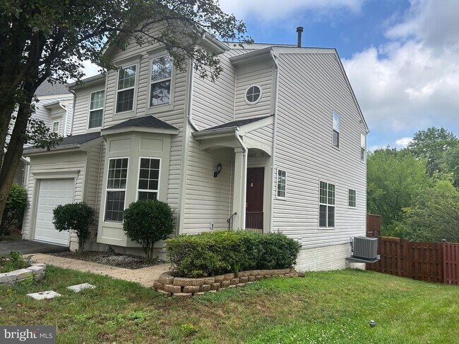 Building Photo - 6821 Hollow Glen Ct