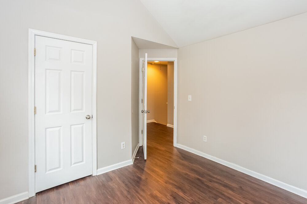 Building Photo - 7103 Fox Point Dr