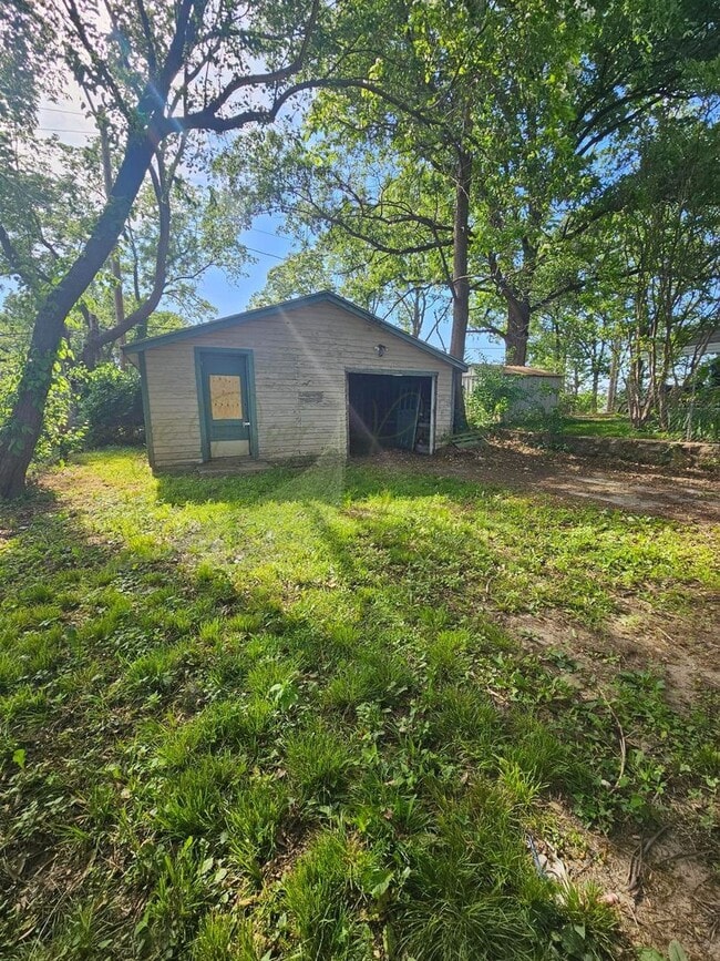 Building Photo - READY TO CALL HOME!!!